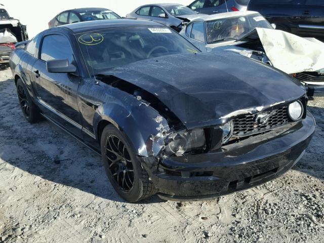 1ZVFT82H775289309 - 2007 FORD MUSTANG GT BLACK photo 1