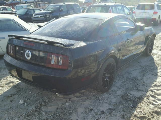 1ZVFT82H775289309 - 2007 FORD MUSTANG GT BLACK photo 4