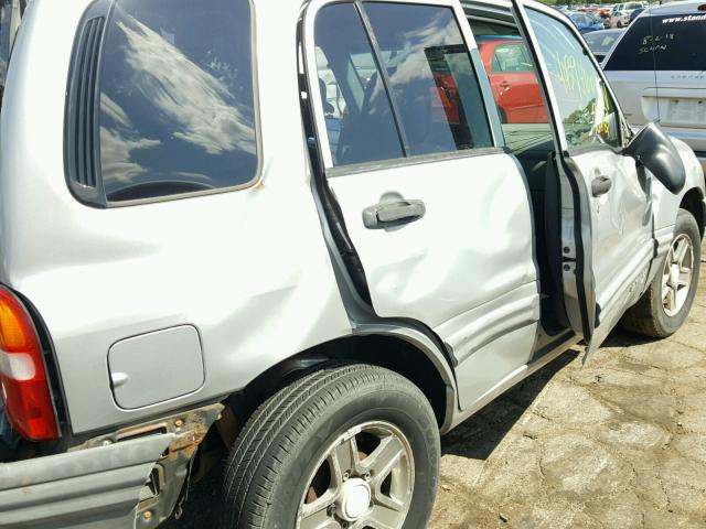 2CNBJ134846909123 - 2004 CHEVROLET TRACKER SILVER photo 9