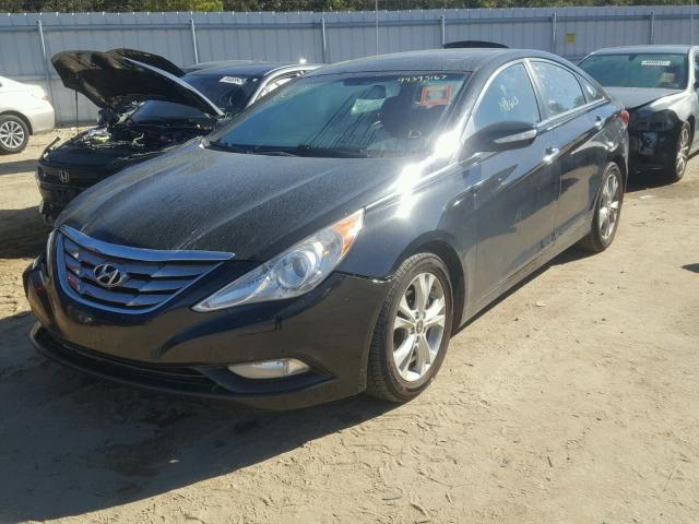 5NPEC4AC6BH030512 - 2011 HYUNDAI SONATA SE BLACK photo 2