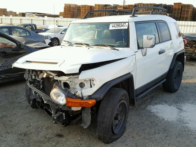 JTEBU4BF6EK191677 - 2014 TOYOTA FJ CRUISER WHITE photo 2