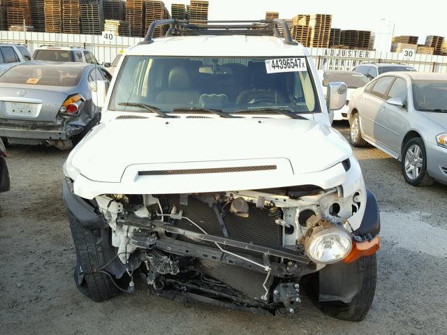 JTEBU4BF6EK191677 - 2014 TOYOTA FJ CRUISER WHITE photo 9