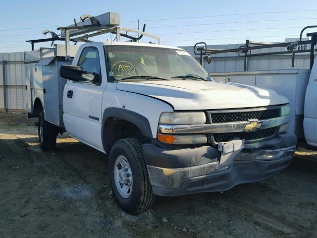 1GBHC24U62E181411 - 2002 CHEVROLET SILVERADO WHITE photo 1