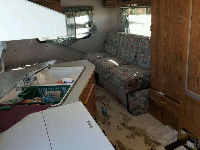 1EC5B2122S2377779 - 1995 HEART LAND PROWLER 白色 照片 6