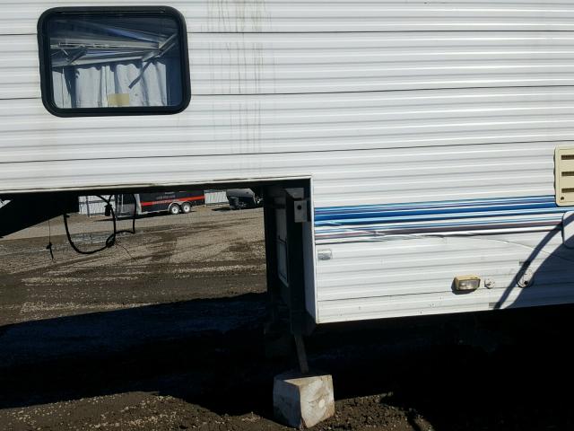 1EC5B2122S2377779 - 1995 HEART LAND PROWLER 白色 照片 9