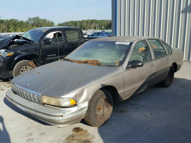 1G1BL52W8SR110882 - 1995 CHEVROLET CAPRICE CL GRAY photo 2