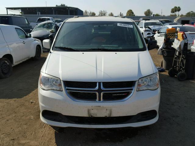 2C4RDGCGXCR404365 - 2012 DODGE GRAND CARA WHITE photo 9