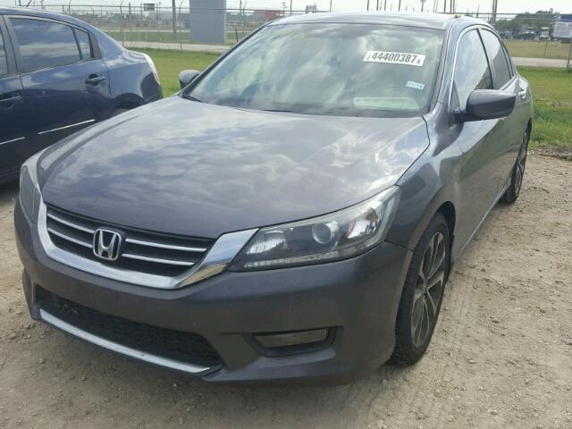 1HGCR2F52FA107752 - 2015 HONDA ACCORD SPO GRAY photo 2