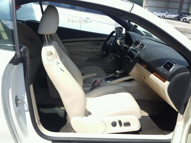 WVWFA71F89V019902 - 2009 VOLKSWAGEN EOS LUX 白色 照片 5