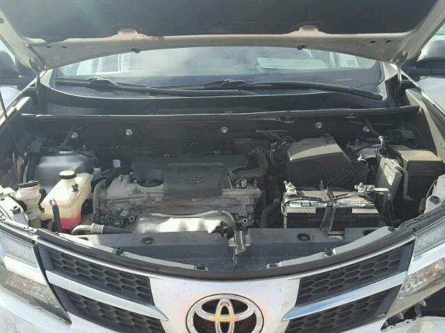 2T3ZFREV2DW019021 - 2013 TOYOTA RAV4 银色 照片 7