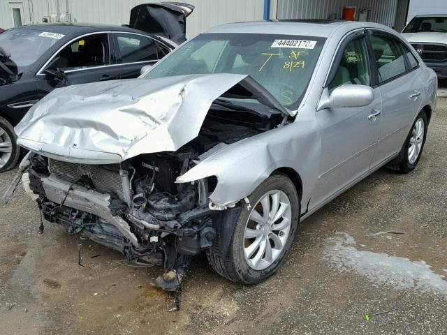 KMHFC46F67A216715 - 2007 HYUNDAI AZERA SE SILVER photo 2