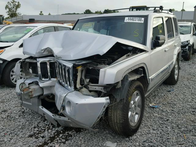 1J8HG582X6C276087 - 2006 JEEP COMMANDER SILVER photo 2