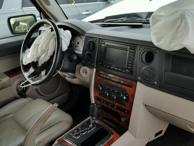 1J8HG582X6C276087 - 2006 JEEP COMMANDER SILVER photo 9