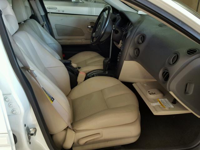 2G2WR524341225234 - 2004 PONTIAC GRAND PRIX WHITE photo 5