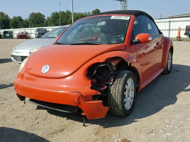 3VWCM21Y24M310703 - 2004 VOLKSWAGEN NEW BEETLE ნარინჯისფერი ფოტო 2