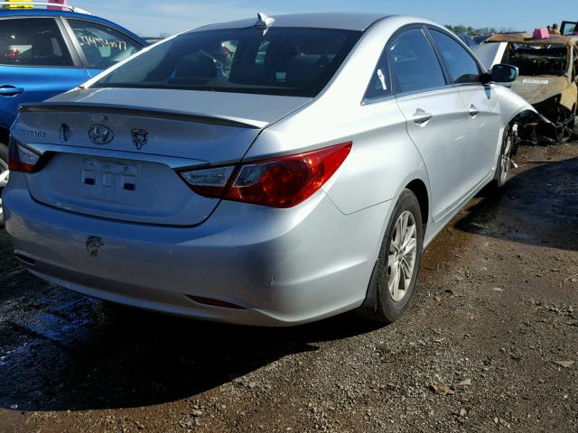 5NPEB4AC3DH551788 - 2013 HYUNDAI SONATA SILVER photo 4