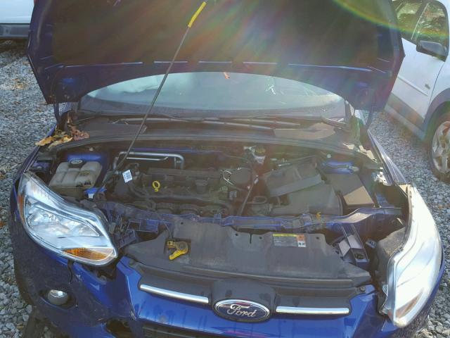 1FAHP3K28CL229095 - 2012 FORD FOCUS SE BLUE photo 7