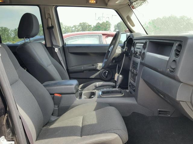 1J8HH48K19C514355 - 2009 JEEP COMMANDER BLACK photo 5