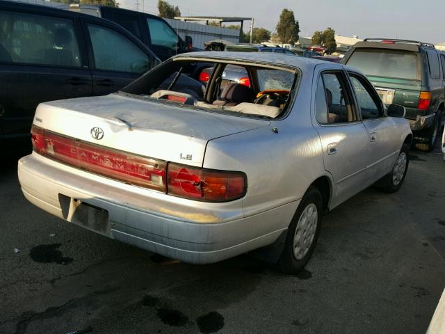 JT2SK12E9N0043351 - 1992 TOYOTA CAMRY LE SILVER photo 4