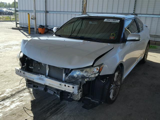 JTKJF5C79B3016331 - 2011 TOYOTA SCION TC 银色 照片 2