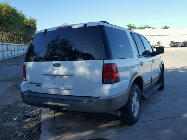 1FMRU17L33LA38886 - 2003 FORD EXPEDITION WHITE photo 4