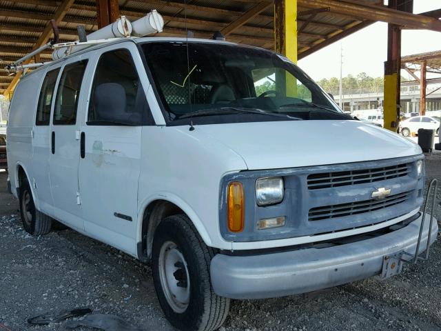 1GCFG25W2W1038962 - 1998 CHEVROLET EXPRESS G2 WHITE photo 1