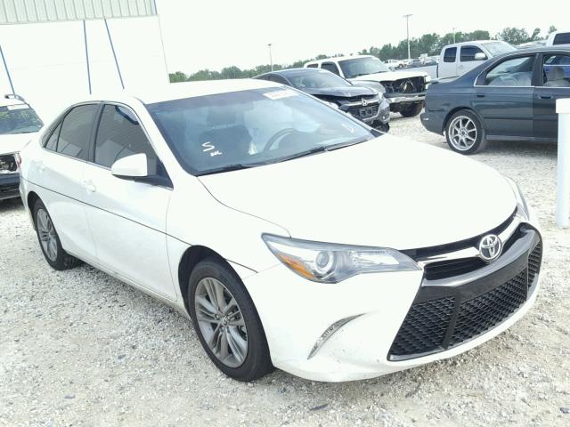 4T1BF1FK1GU540834 - 2016 TOYOTA CAMRY WHITE photo 1