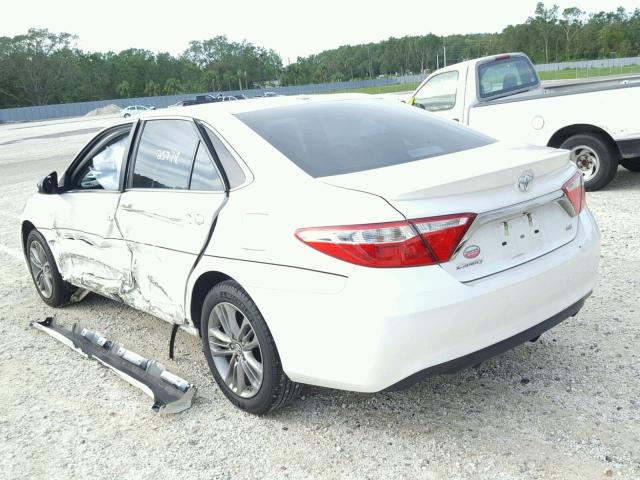 4T1BF1FK1GU540834 - 2016 TOYOTA CAMRY WHITE photo 3