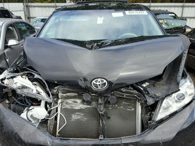 5TDYK3DCXDS384648 - 2013 TOYOTA SIENNA XLE BLACK photo 7