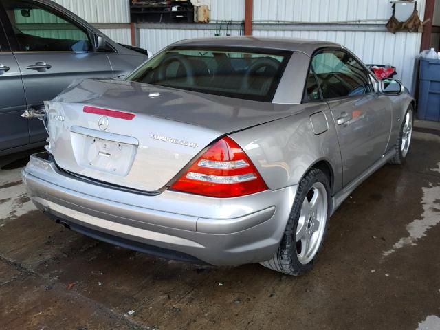 WDBKK49F43F287845 - 2003 MERCEDES-BENZ SLK 230 KO SILVER photo 4