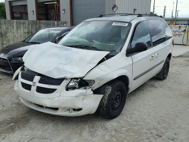 1B8GP45332B739354 - 2002 DODGE CARAVAN SP WHITE photo 2