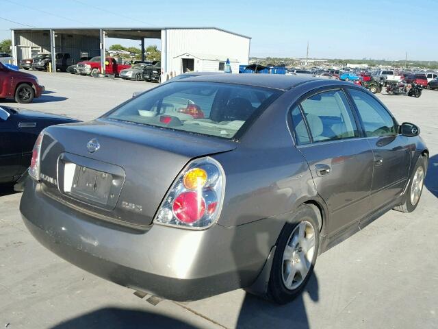 1N4AL11D53C175887 - 2003 NISSAN ALTIMA BAS SILVER photo 4