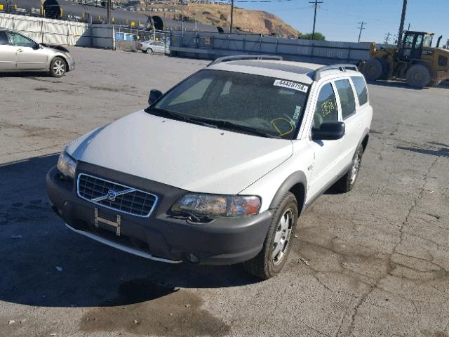 YV1SZ59HX41130026 - 2004 VOLVO XC70 WHITE photo 2