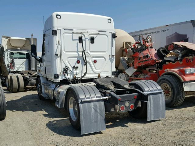 1FUBGGDV4CLBP8530 - 2012 FREIGHTLINER CASCADIA 1 WHITE photo 3