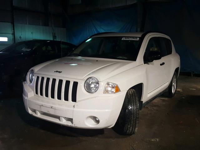 1J8FF47W28D705809 - 2008 JEEP COMPASS SP WHITE photo 2