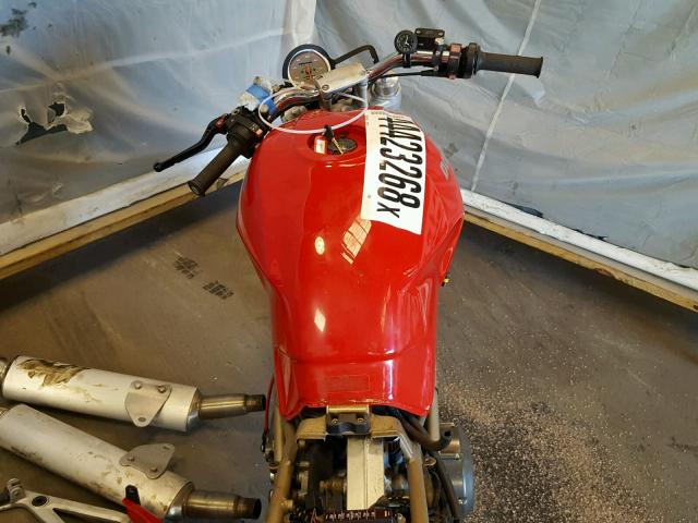 ZDM1RC3L9YB009351 - 2000 DUCATI M750 RED photo 5