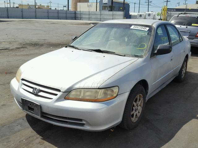 1HGCF86622A004717 - 2002 HONDA ACCORD VAL SILVER photo 2