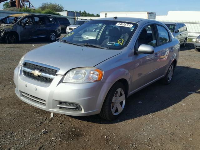 KL1TD56E99B329855 - 2009 CHEVROLET AVEO LS SILVER photo 2