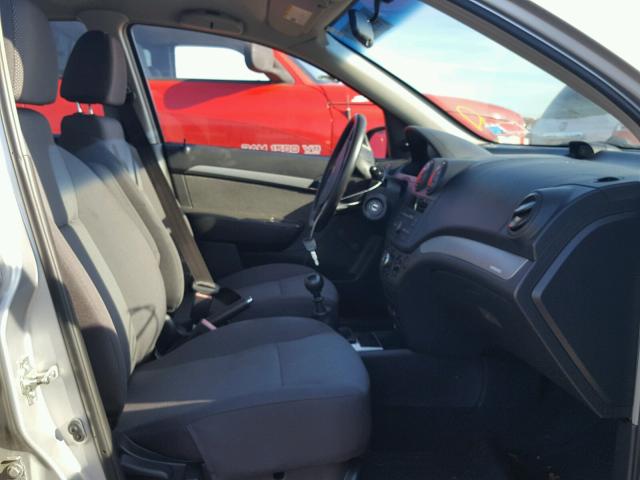 KL1TD56E99B329855 - 2009 CHEVROLET AVEO LS SILVER photo 5