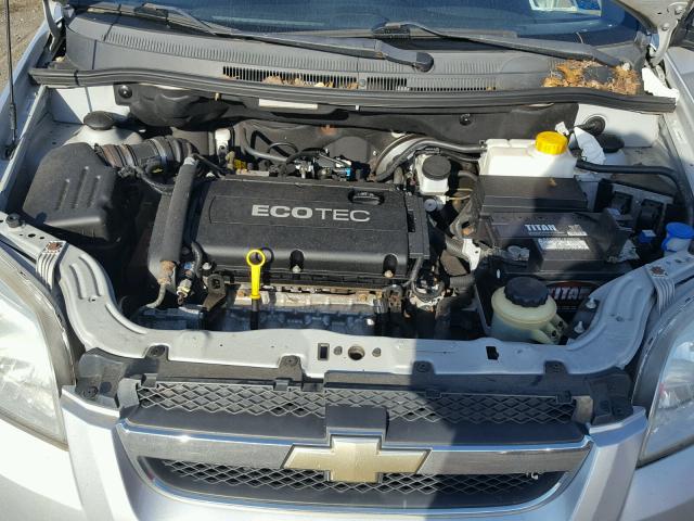 KL1TD56E99B329855 - 2009 CHEVROLET AVEO LS SILVER photo 7