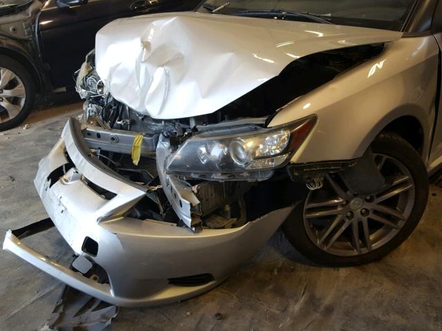 JTKJF5C74B3002952 - 2011 TOYOTA SCION TC 银色 照片 9