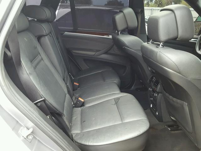 5UXZV8C58BL418904 - 2011 BMW X5 XDRIVE5 ნაცრისფერი ფოტო 6