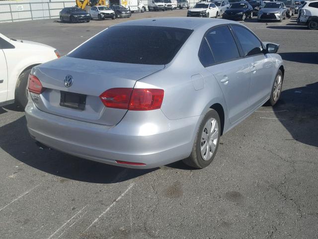 3VW2K7AJ5CM353335 - 2012 VOLKSWAGEN JETTA BASE Արծաթագույն լուսանկար 4