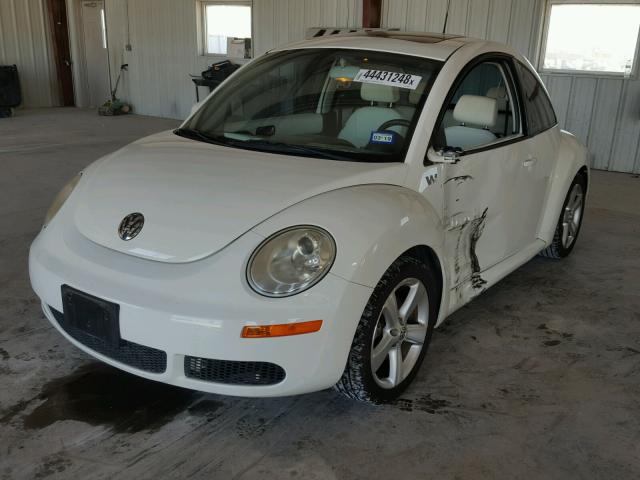 3VWFW31C28M515204 - 2008 VOLKSWAGEN NEW BEETLE 白色 照片 2