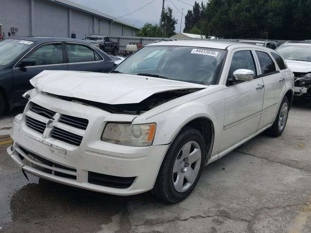 2D4FV47T38H177770 - 2008 DODGE MAGNUM WHITE photo 2