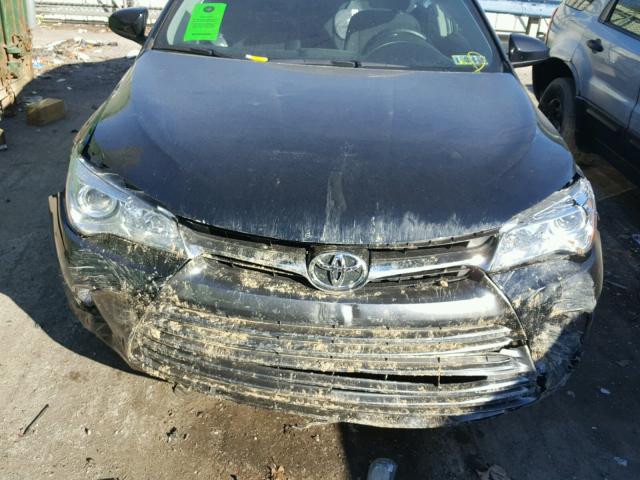 4T4BF1FK0GR528938 - 2016 TOYOTA CAMRY LE შავი ფოტო 7