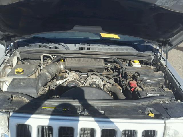 1J8HH48K26C195981 - 2006 JEEP COMMANDER SILVER photo 7