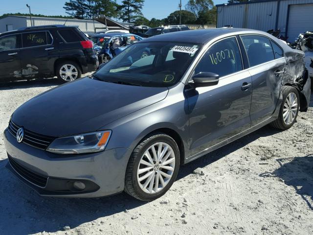 3VWLX7AJ0BM380947 - 2011 VOLKSWAGEN JETTA SILVER photo 2