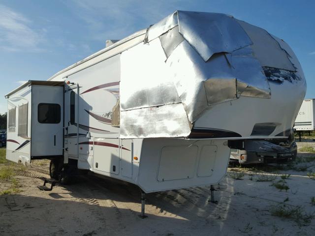 4YDF34025C4700438 - 2012 KEYSTONE TRAILER WHITE photo 1