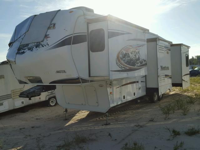 4YDF34025C4700438 - 2012 KEYSTONE TRAILER WHITE photo 2